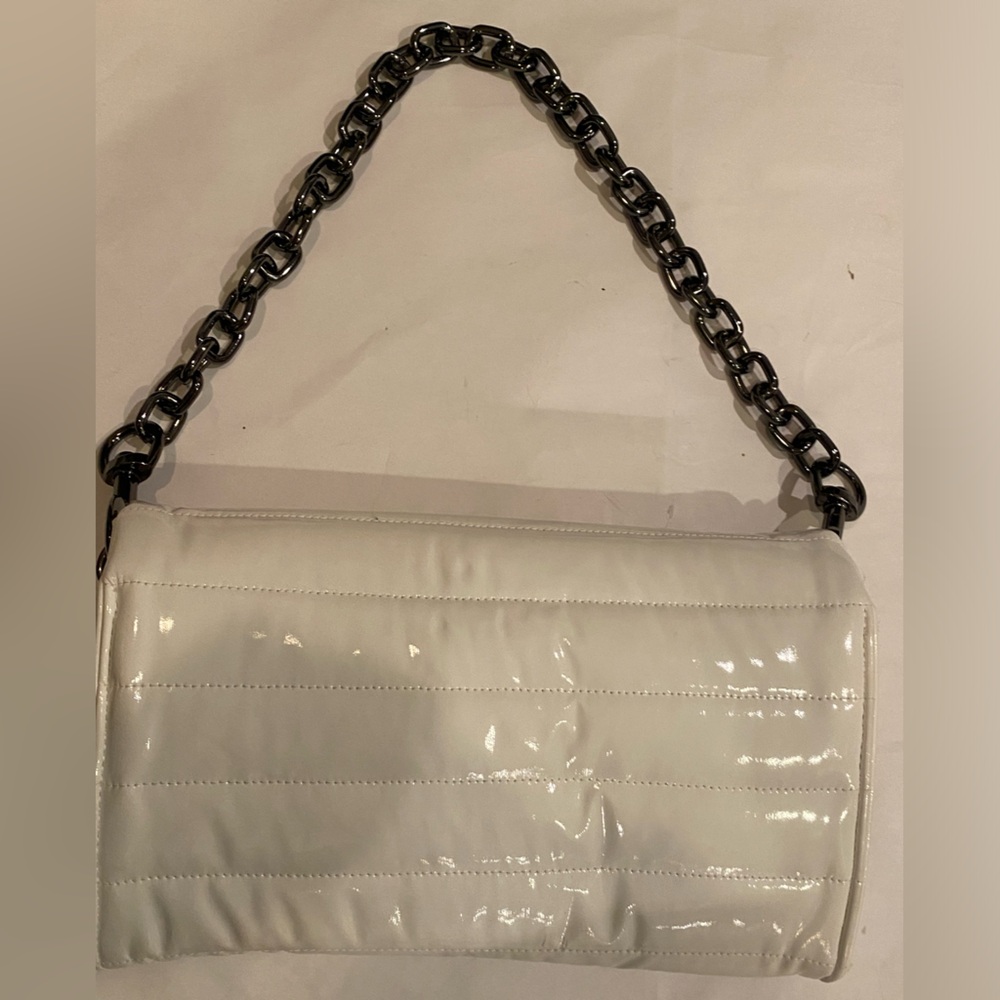 Think ROYLN The Muse White puffer chain flap baguette shoulder convertible Bag - Picture 4 of 8